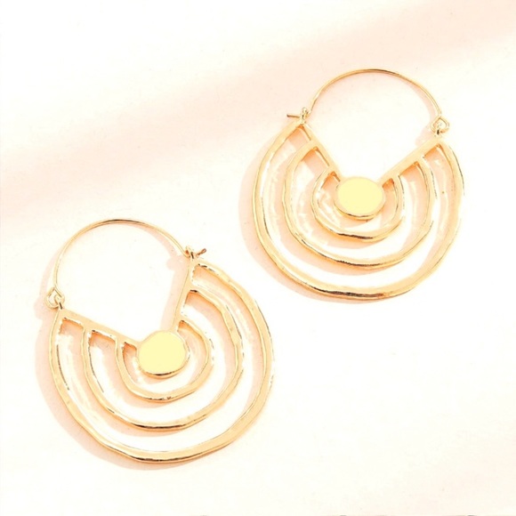 “Hammered Hoops” Inverse Rainbow Concentric Circle Sector Maze Geometric Earring - Picture 12 of 15